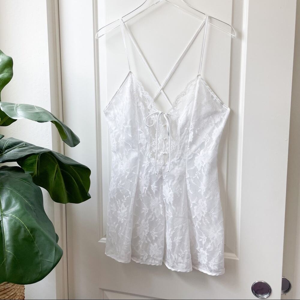Tres Chic Designs Vintage White Lace Lingerie Chemise Slip M